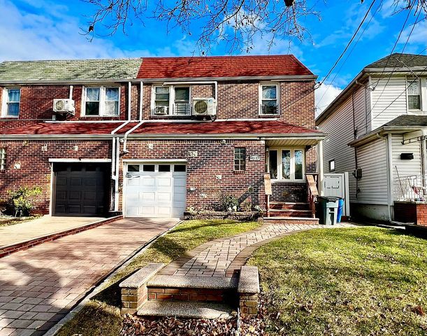 93-17 201st St #PVT, Hollis, NY 11423