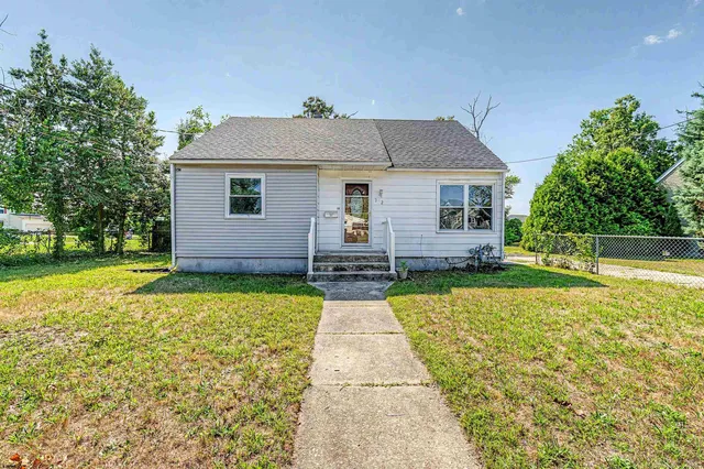 752 Yale Ter, Vineland, NJ 08360