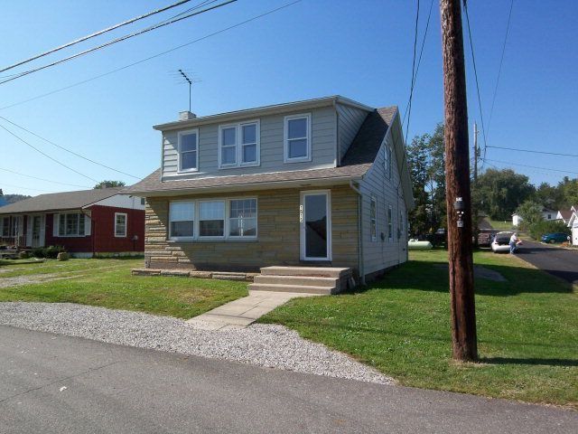 1515 3rd St, West Portsmouth, OH 45663