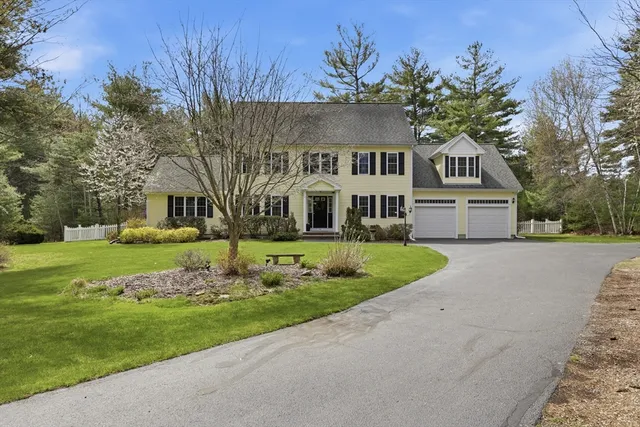 16 Sonia Dr, Middleboro, MA 02346