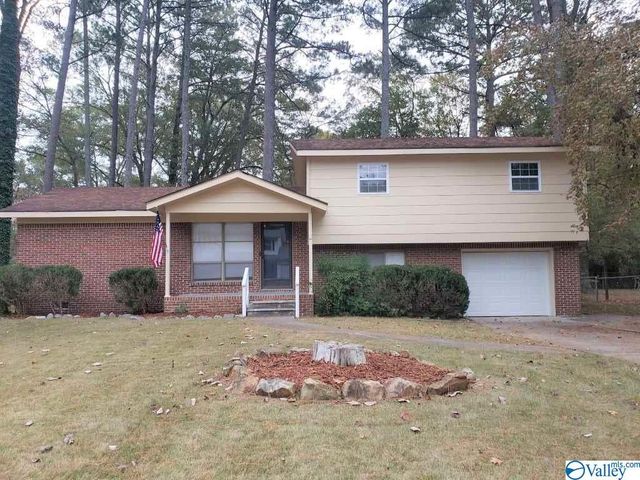 506 Hermitage Wood Dr NW, Huntsville, AL 35806