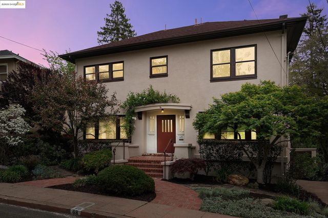 68 Fairview Ave, Piedmont, CA 94610