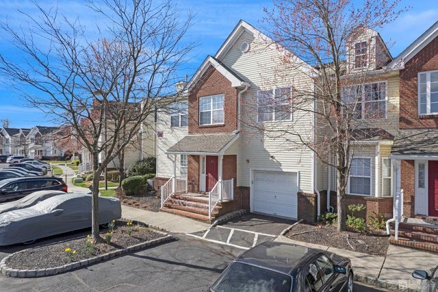 145 Forest Dr, Piscataway, NJ 08854