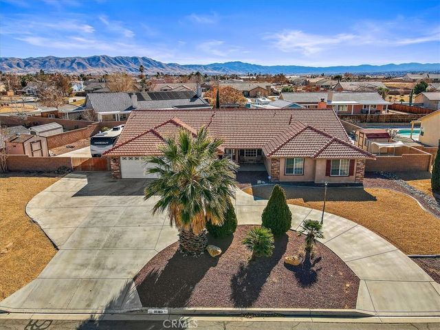 20363 Majestic Dr, Apple Valley, CA 92308