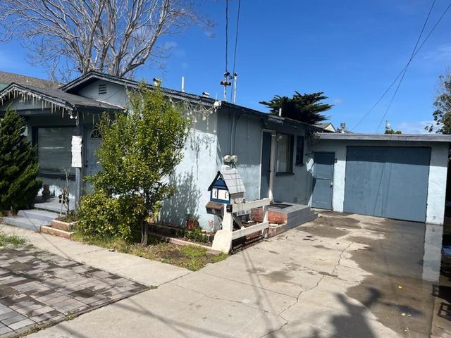 925 Hilby Ave, Seaside, CA 93955