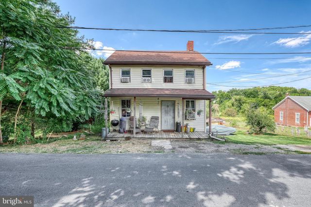 740 Meadowview Dr, Red Lion, PA 17356