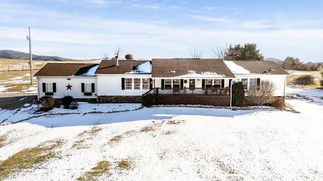 264 Steeles Fort Rd, Raphine, VA 24472