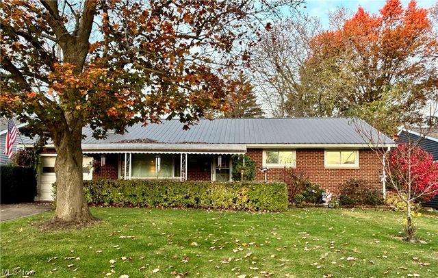 36 Lakeview Dr, Columbiana, OH 44408