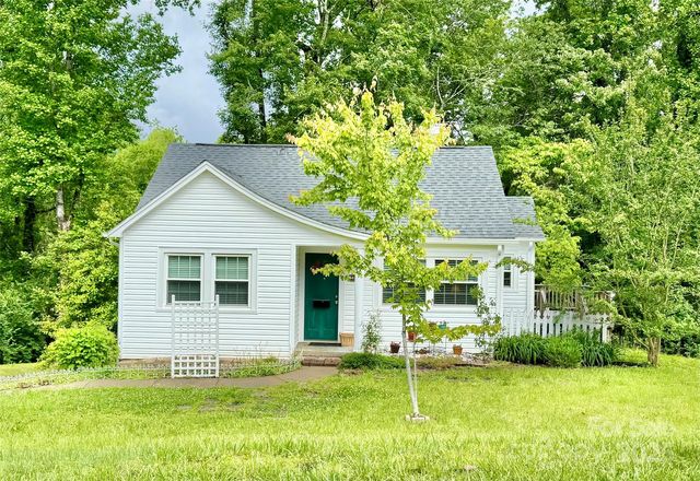 341 Eastover Cir  NE, Lenoir, NC 28645