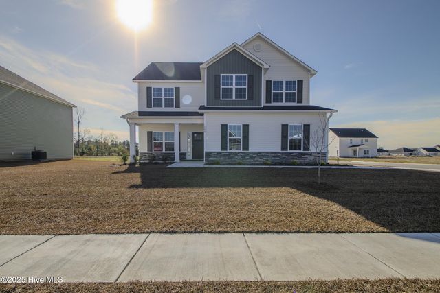 108 Twisted Vine Boulevard, Jacksonville, NC 28546