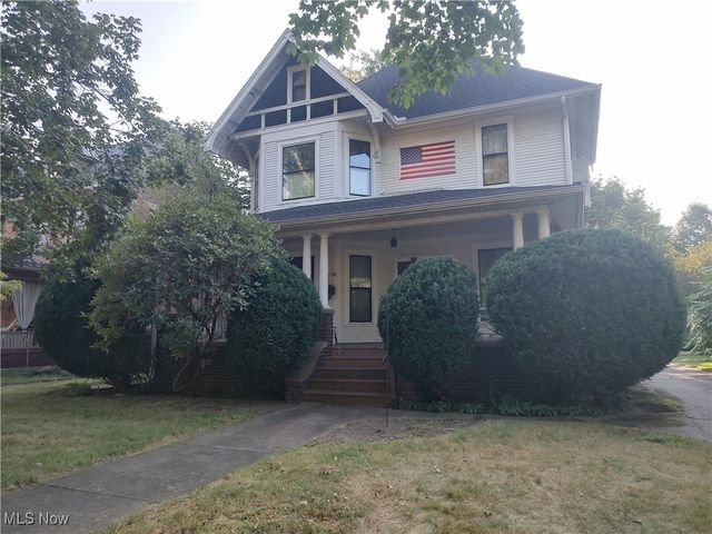 359 S  4th St, Coshocton, OH 43812
