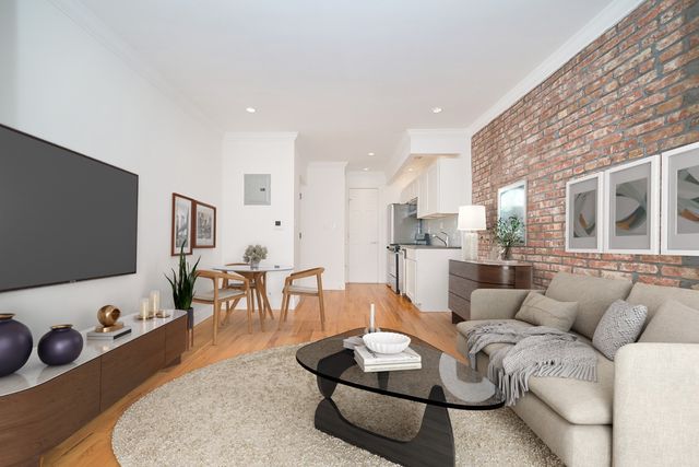 310 E  83rd St #2A, New York, NY 10028