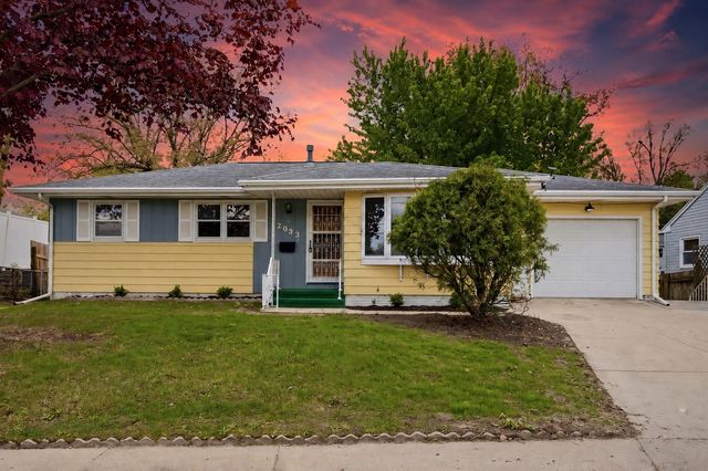 2033 Coldstream Ave NE, Cedar Rapids, IA 52402