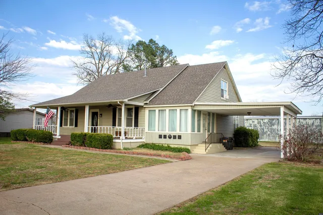 223 N  Broadway St, Obion, TN 38240
