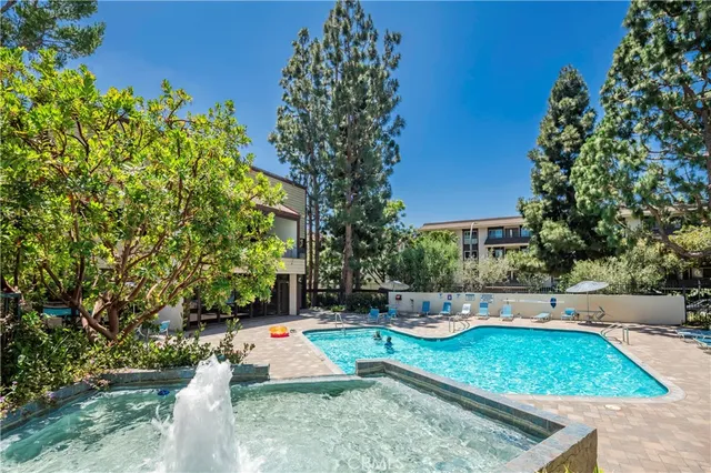 6000 Canterbury Dr #D113, Culver City, CA 90230