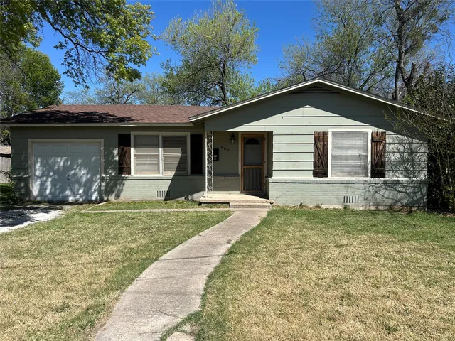 407 N  Avenue J, Clifton, TX 76634