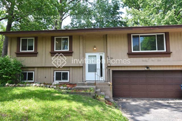 8225 Russell Ave N, Brooklyn Park, MN 55444