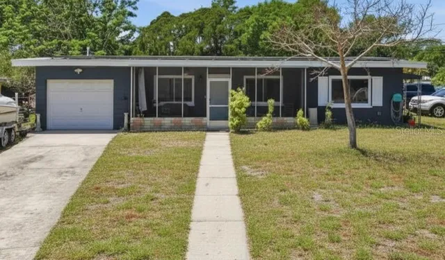 5126 104th St N, Saint Petersburg, FL 33708