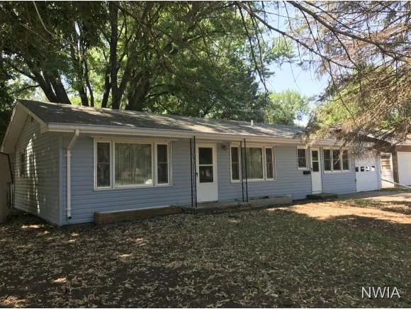 500 Kingsbury St, Gayville, SD 57031