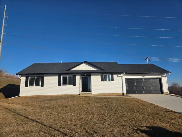 1806 Holly Meadow Ave SW, Cedar Rapids, IA 52404