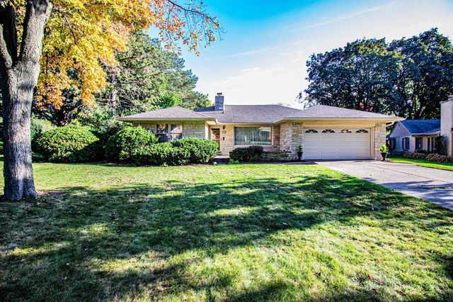2814 North Colonial DRIVE, Milwaukee, WI 53222