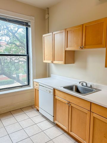 703 W  Willow St #1B, Chicago, IL 60614