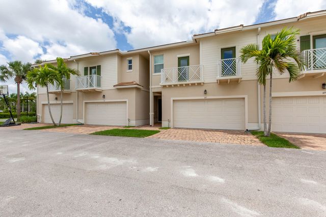 63 Dogwood Ct, Royal Palm Beach, FL 33411