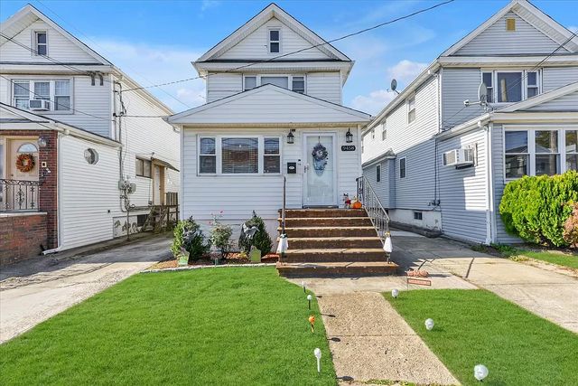 9458 225th St, Queens Village, NY 11428