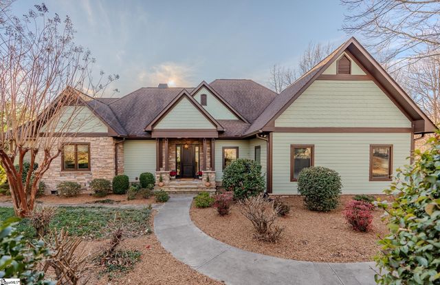 202 Eagle Rock Rd, Landrum, SC 29356