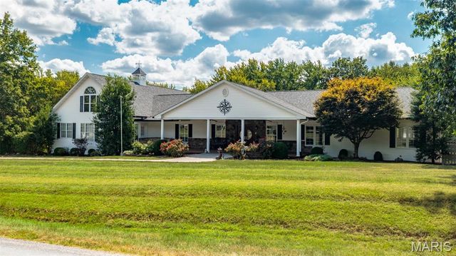 118 Westlake Trl, Litchfield, IL 62056
