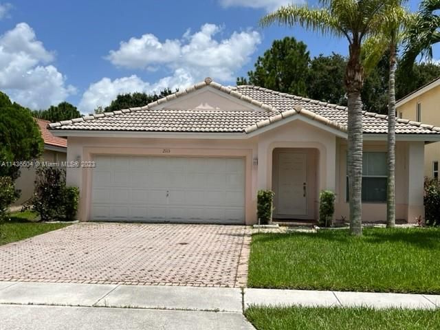 2113 NW 208th Ter, Hollywood, FL 33029