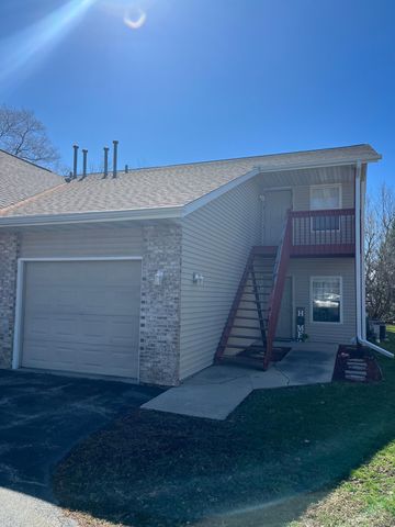 5467 Tall Pines Pkwy #2, Roscoe, IL 61073