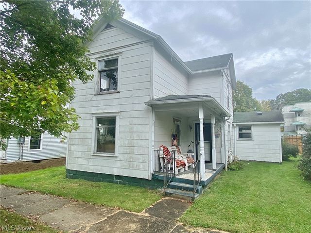 818 West St, Caldwell, OH 43724
