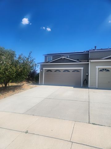 8770 Sunset Breeze Dr, Reno, NV 89506