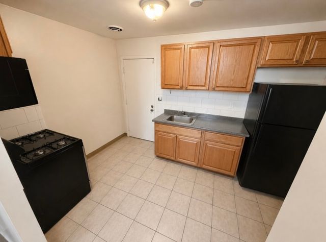 2035 N  15th St #1, Philadelphia, PA 19121