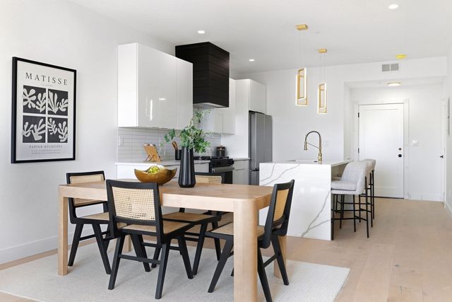 66 McGrath Hwy #305, Quincy, MA 02169