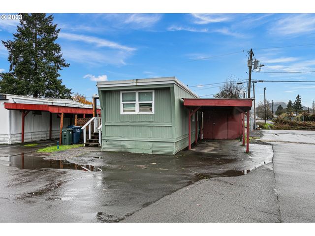 225 41st St, Springfield, OR 97478