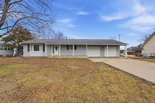 310 Vine St, Wilton, IA 52778