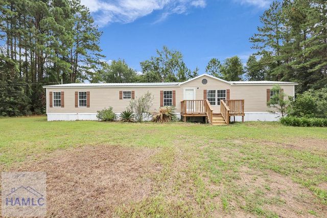 60 Pump Rd, Jesup, GA 31545