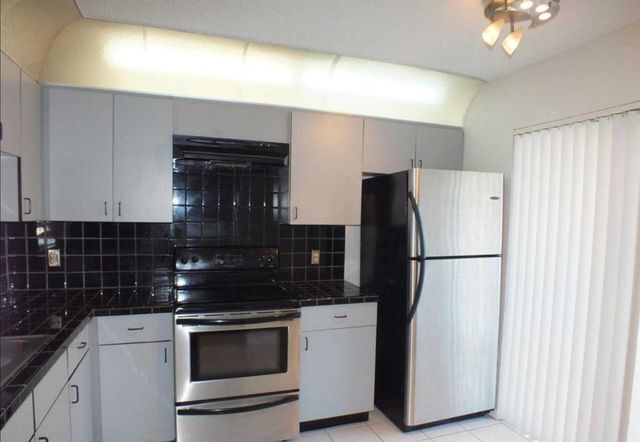 300 E  Club Cir #201, Boca Raton, FL 33487