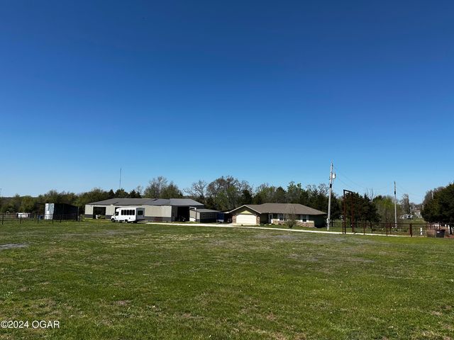 19353 Farm Road 1120, Cassville, MO 65625