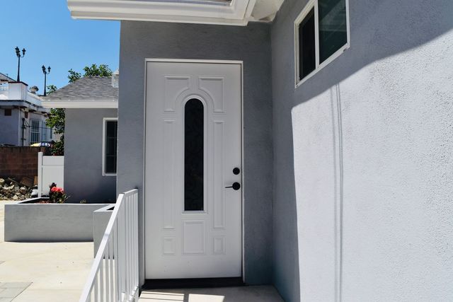137 Commonwealth Ave, Los Angeles, CA 90004