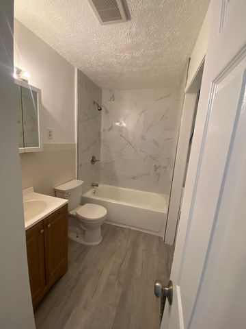 375 S  Edgehill Ave #B, Youngstown, OH 44515