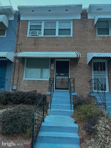 6426 N  Capitol St NW, Washington, DC 20012