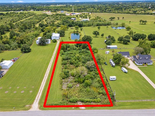 930 Lilley Rd, Alvin, TX 77511