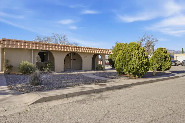 11017 Phoenix Ave NE, Albuquerque, NM 87112