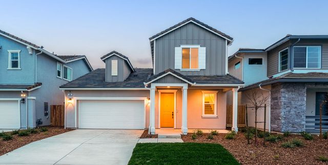 380 Huckleberry Rd S, Madera, CA 93636