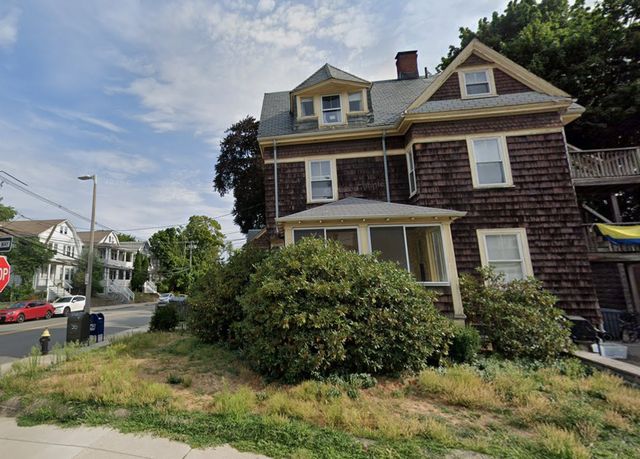 35 Parsons St, Brighton, MA 02135