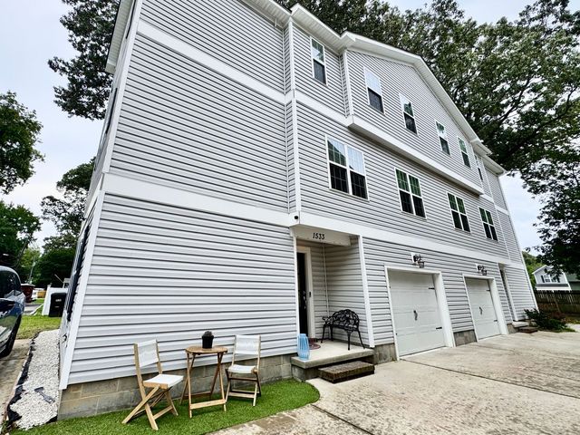 1533 Ocean Garden St, Virginia Beach, VA 23454