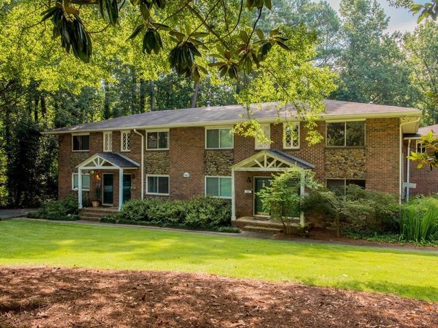 2412 Peachwood Cir, Atlanta, GA 30345